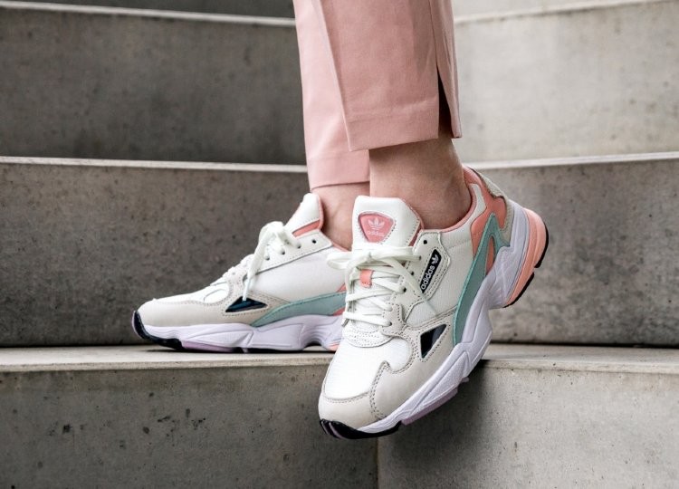 Adidas Falcon W