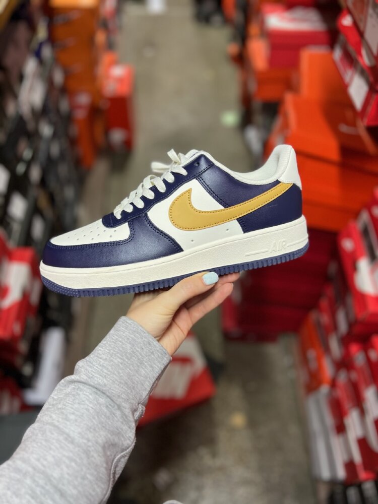 NIKE Air Force 1 ‘07