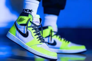 Nike Air Jordan 1 High OG “Visionaire” (Volt)