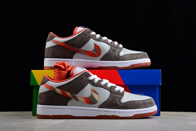 Nike SB Dunk Low Pro