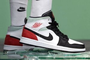Nike  Air Jordan 1